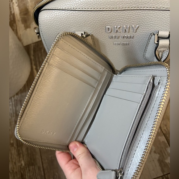 DKNY GREY BAG & WALLET - Picture 7 of 8